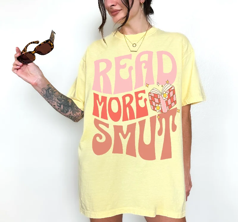 read more smut graphic tee